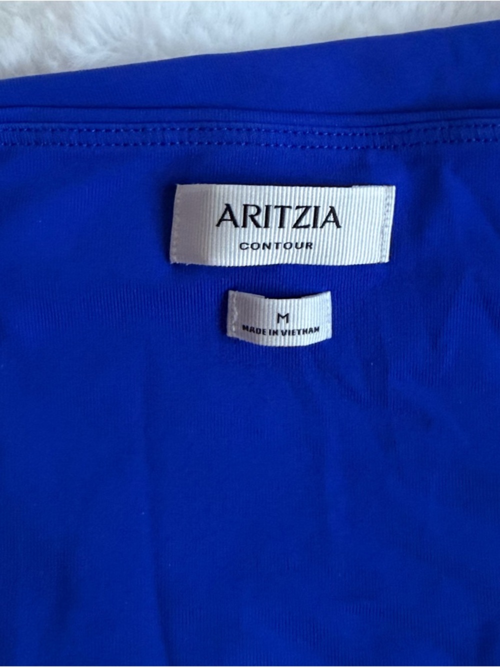 Aritzia ORIGINAL CONTOUR RAVISH TOP
ABLAZE BLUE, Size: M - Picture 3 of 5